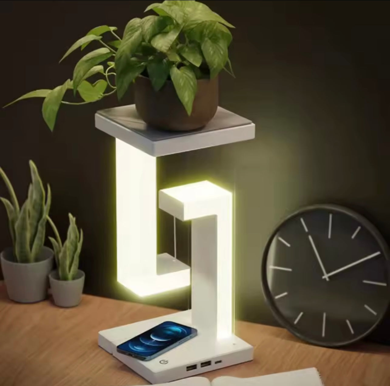 LumiFix™ GravityGlow – Lampe LED Suspendue avec Chargeur Sans Fil